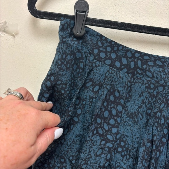Anthropologie Pyrus 100% Silk Animal Print Mini Skirt - Picture 3 of 11